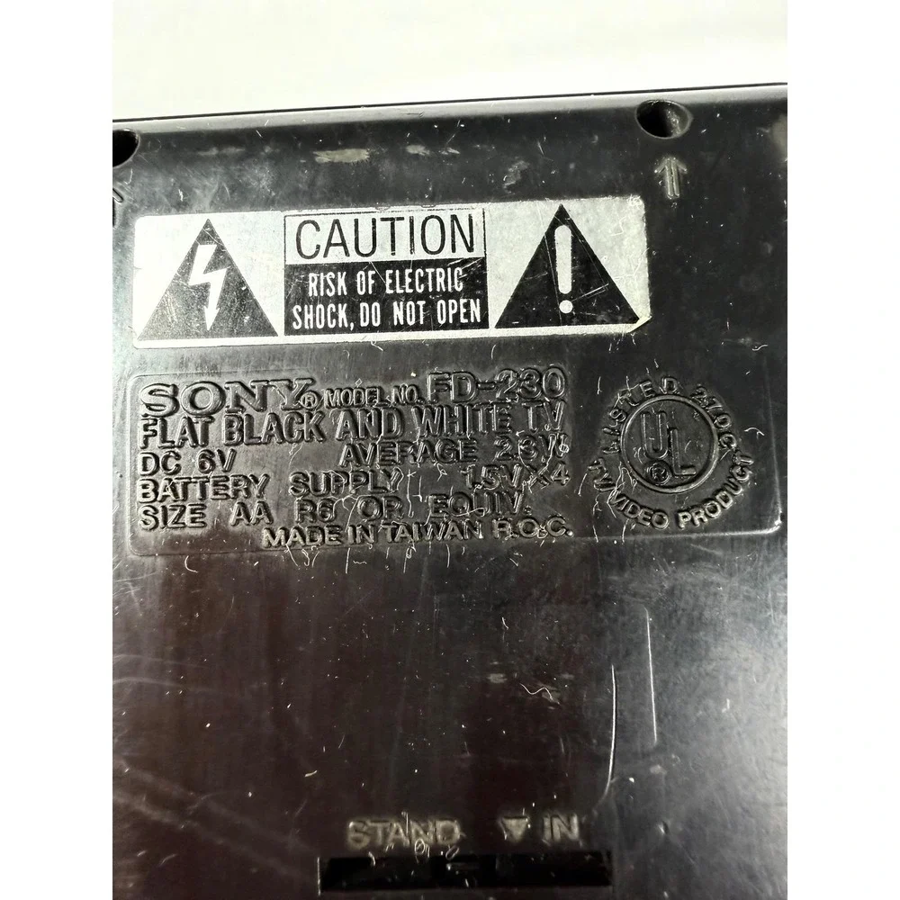 Sony Watchman FD-230 Portable B&W‎ TV Handheld Television 1990 Vintage Black
